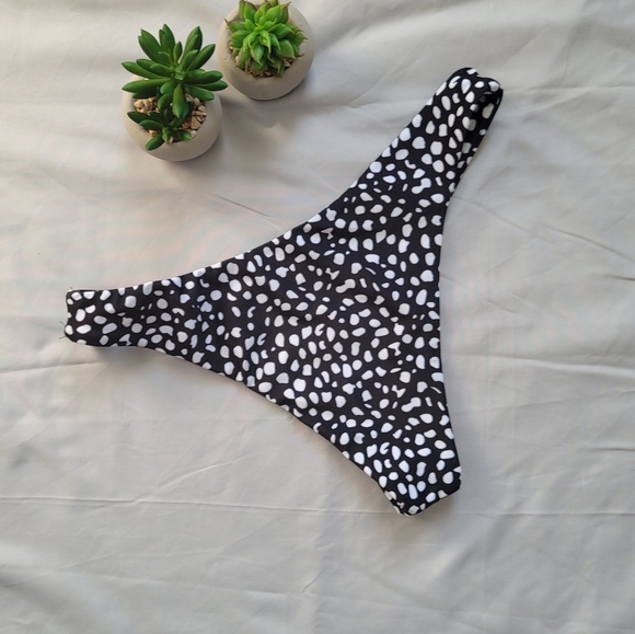 ZAFUL High Leg Bikini Bottom - Picture 2 of 4